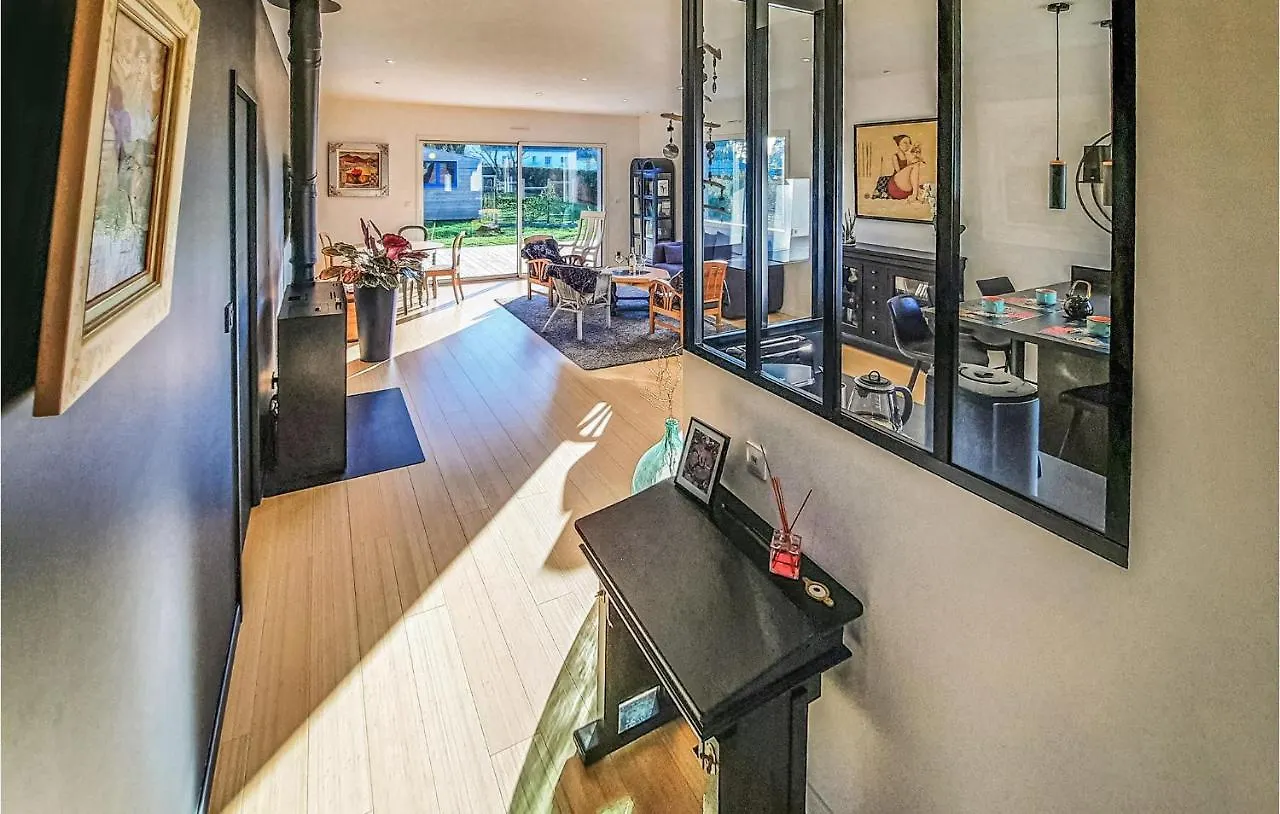 Holiday home Lovely Home In Moelan-Sur-Mer With Kitchen